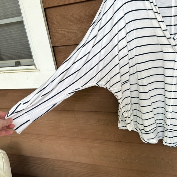 We The Free Anthropologie soft stretch white with black striped shirt size XS - Picture 3 of 7